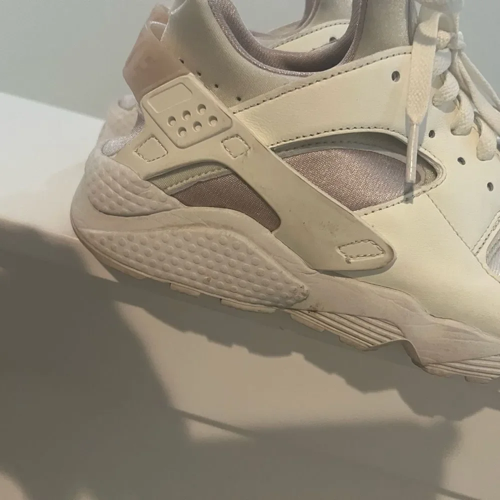 Nike Women's Air Huarache Shoes Sneakers Sail/Light Bone DH4439-104 US 10